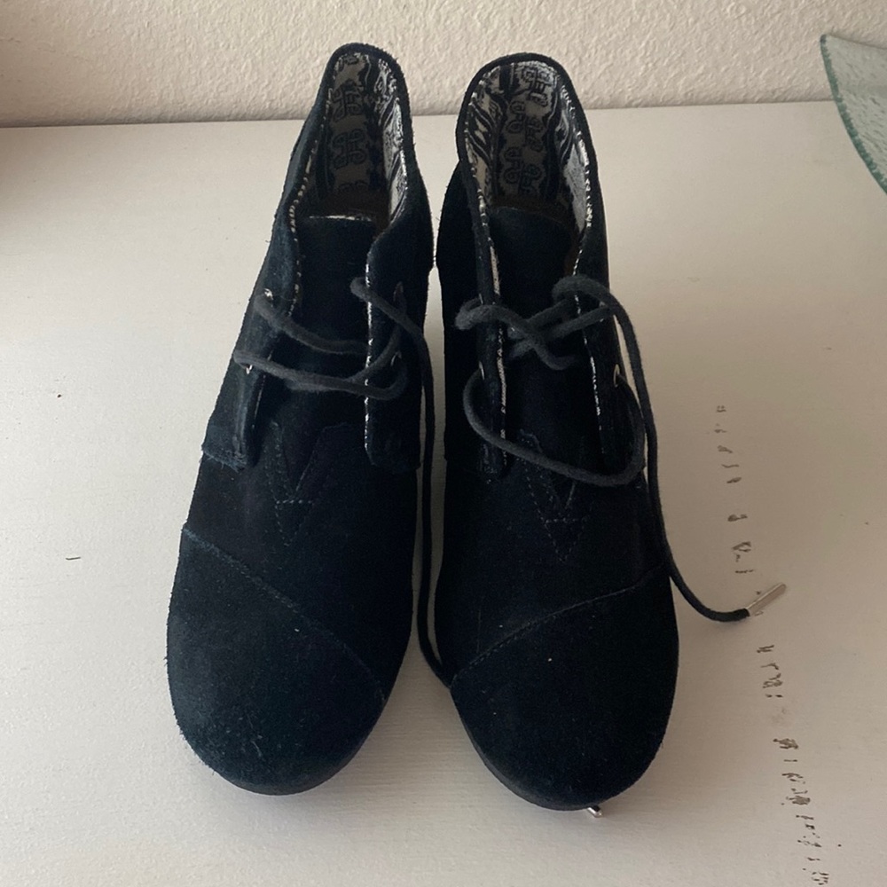 Toms Wedge